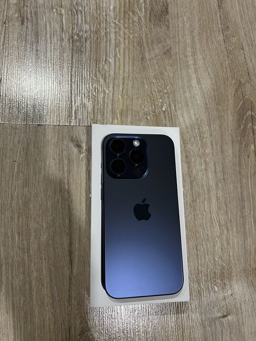 Iphone 15 pro Blue 128 gb + слушалки