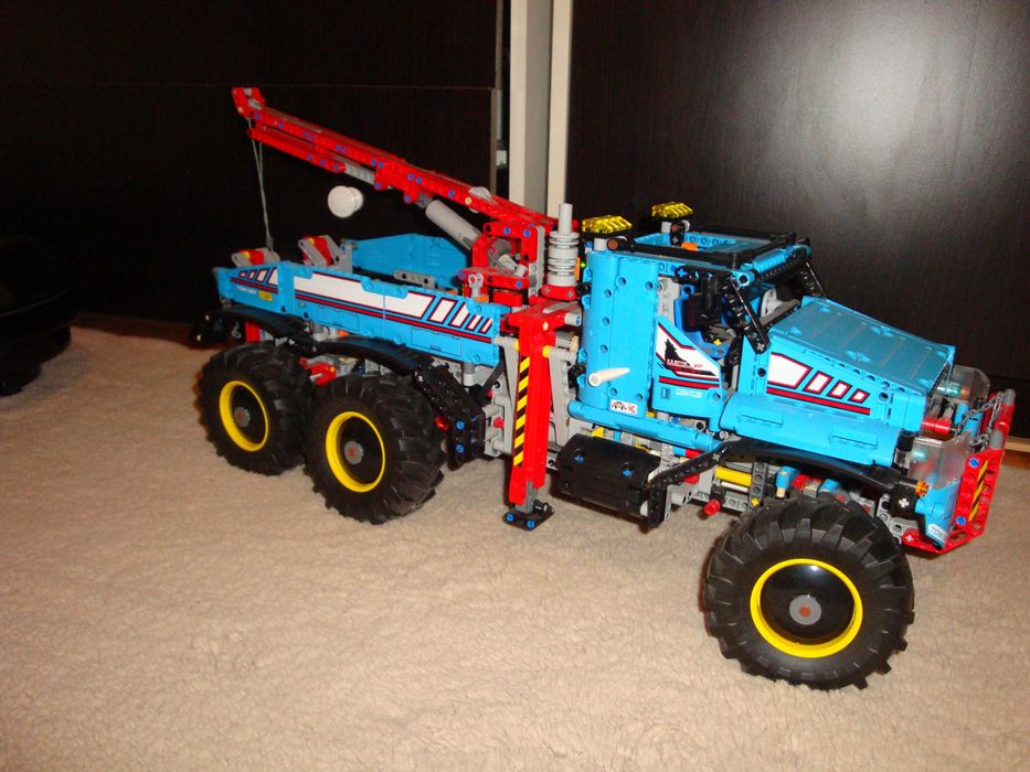 super model Lego Technic motorizat tractiune 6x6 teleghidat 42070