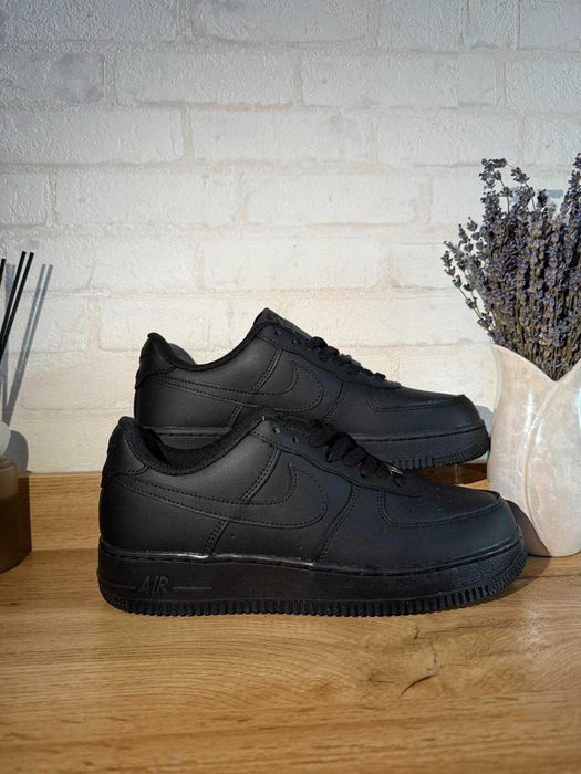 Nike Air Force 1 Black