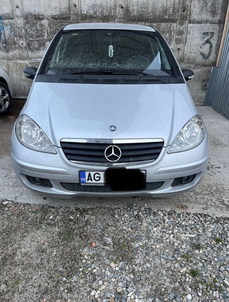 Dezmembrez mercedes a class