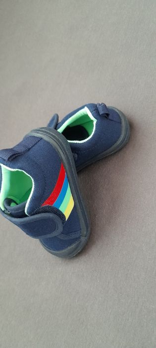 Чисто нови детски кецове