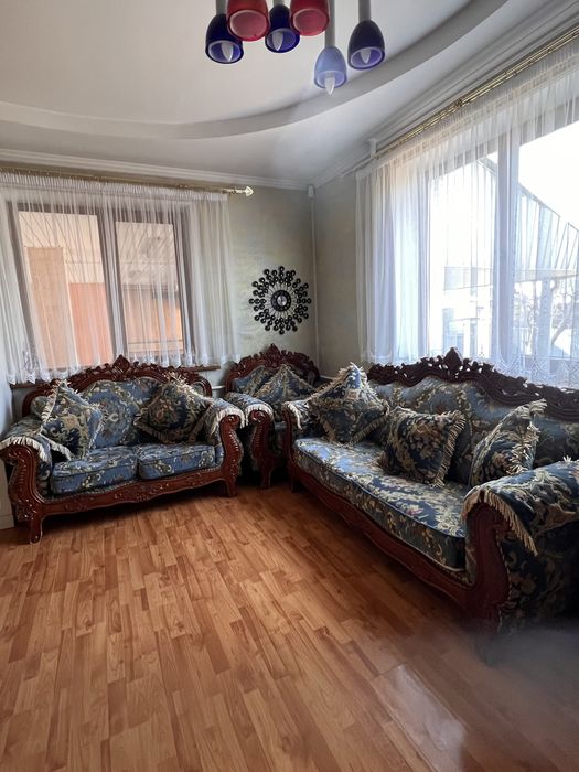 Диван и два кресла