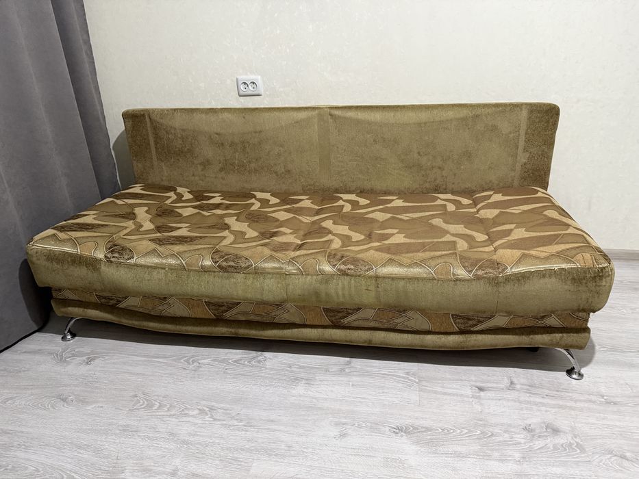Продам диван (складной)