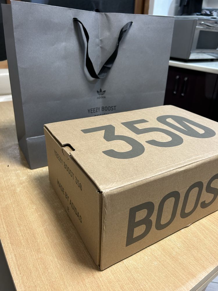 yeezy boost 350 beluga