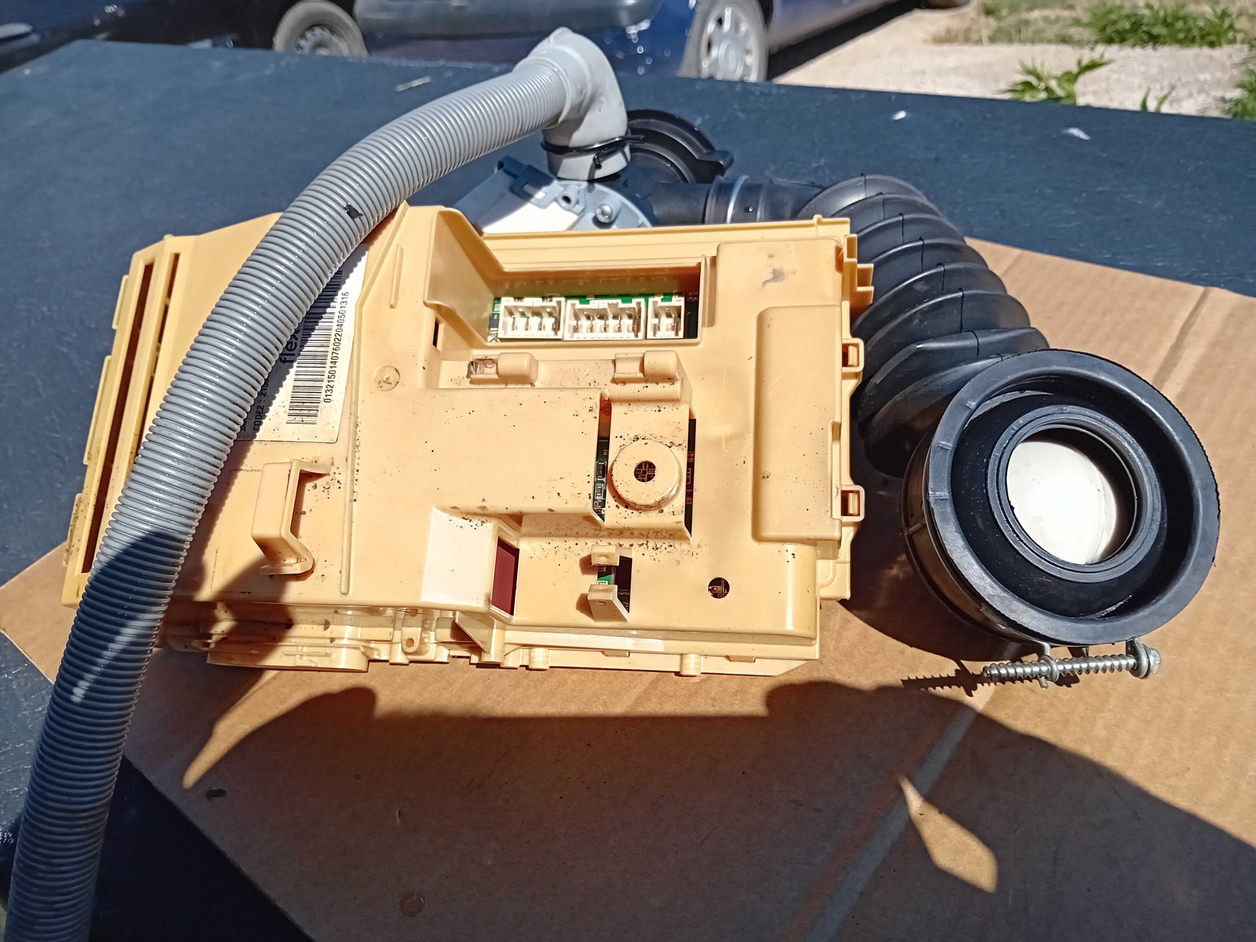 Водна помпа Whirlpool FWDD 1171582SBV
