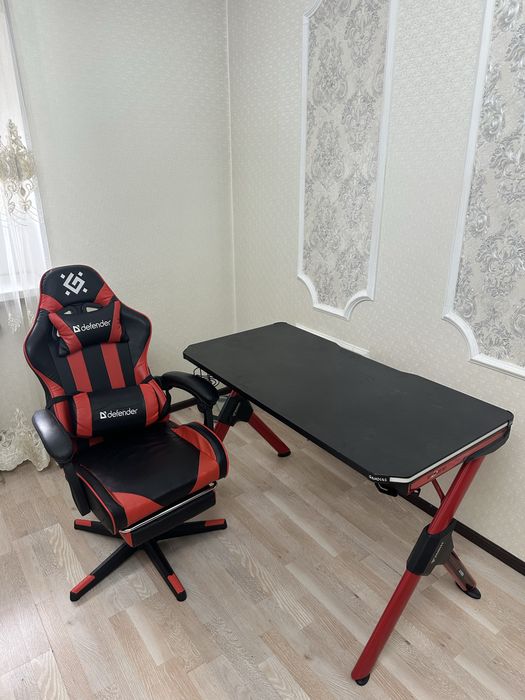 Игровой стол и кресло