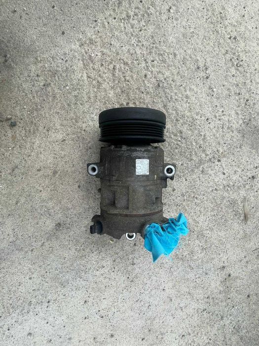 Compresor AC -  Opel Corsa D -  cod: 55701200 / 5E5275200 /