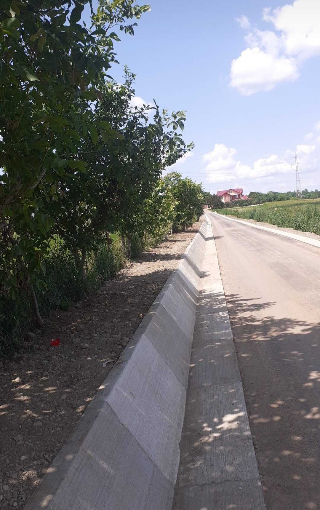 Vand teren casa Margineni