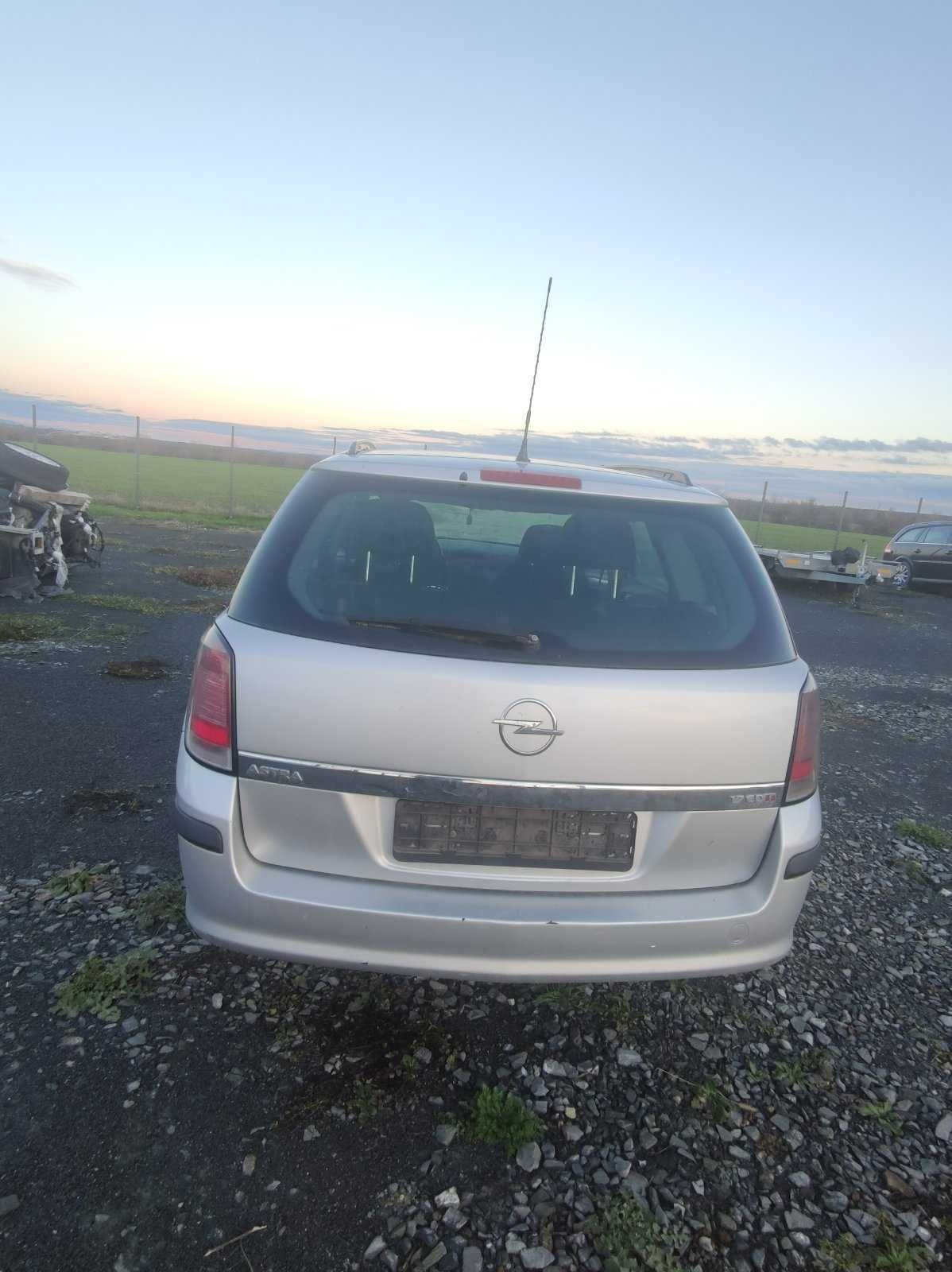 Опел Астра Х 1.7 цдти 101к.с 2005г НА ЧАСТИ/Opel Astra H 1.7CDTI 101ks