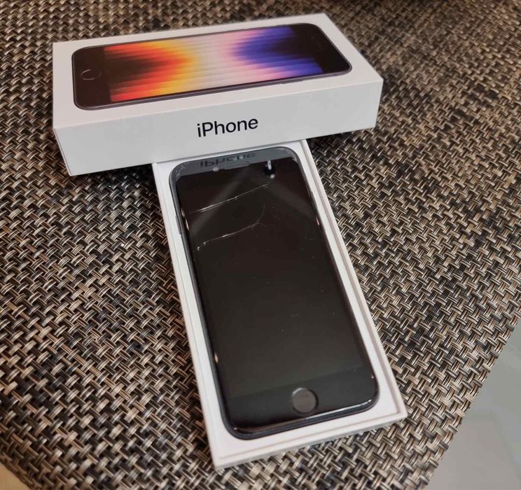 Iphone SE 2022  запазен