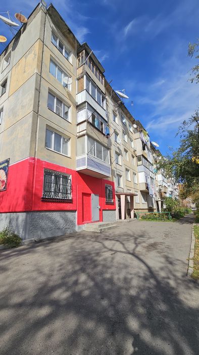 Продам комнатную квартиру на Аблакетке