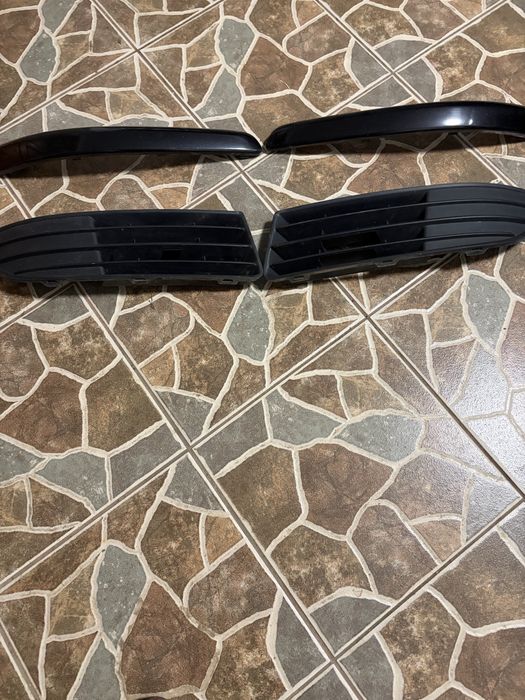 De vanzare bandou si grila bara fata stanga dreapta