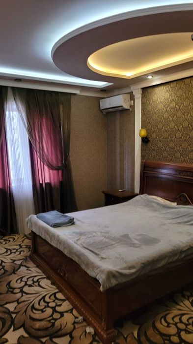 2-комн  кв  Шахристанском в Банковсковском доме  83 м2