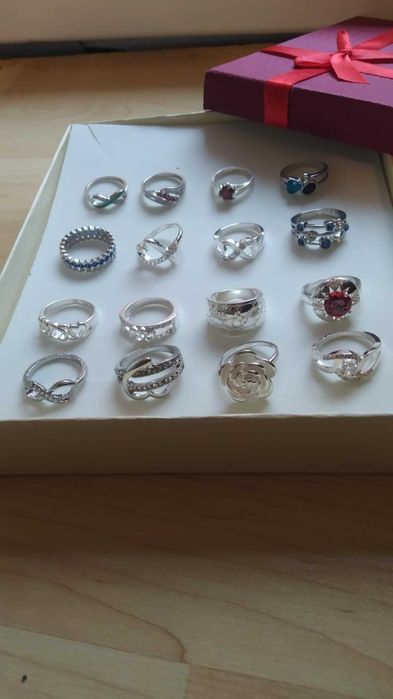 Елегантен, сребърен пръстен. Нови модели, цени 35/58 лв. В кутия.