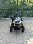 Tractoraș de tuns iarbă marca McCulloch