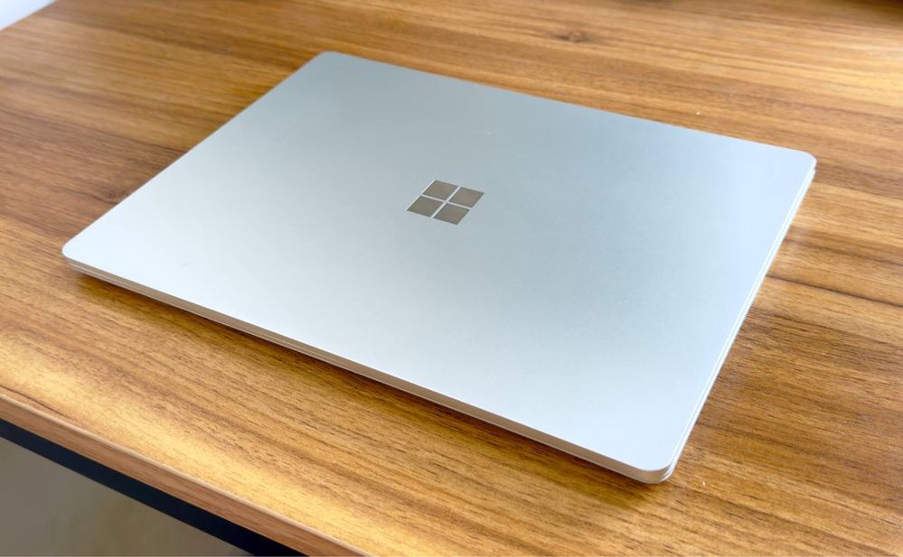Surface GO! I5-1035G1! 16GB! 256SSD