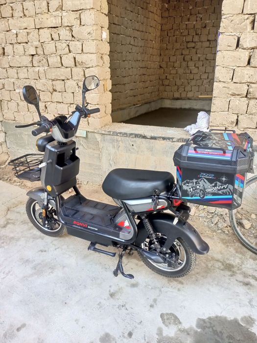 Скутер сотиладии