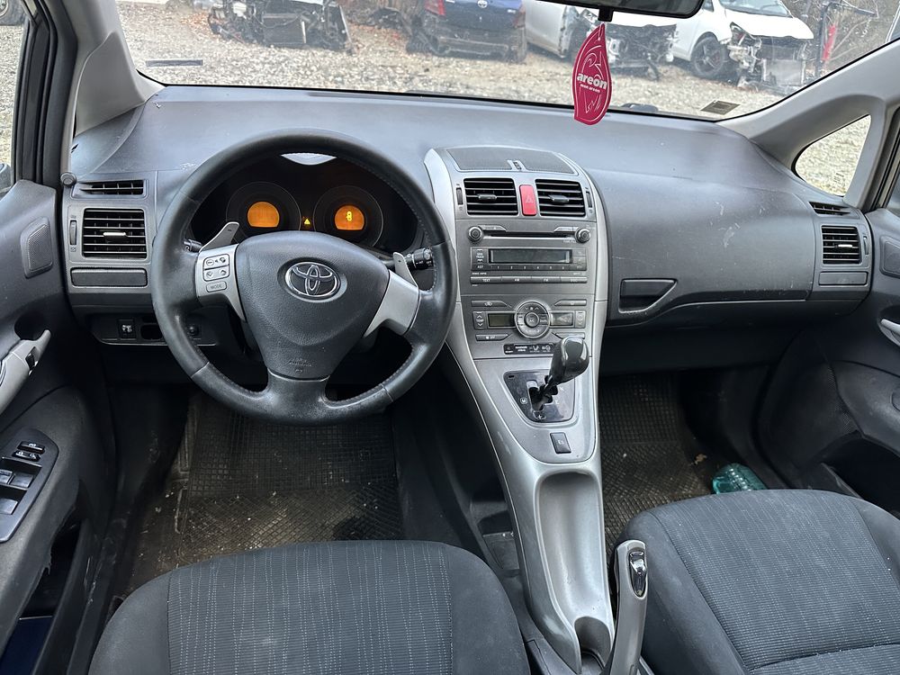 Toyota Auris 1.4 d4d 90 кс ММТ кутия НА ЧАСТИ!