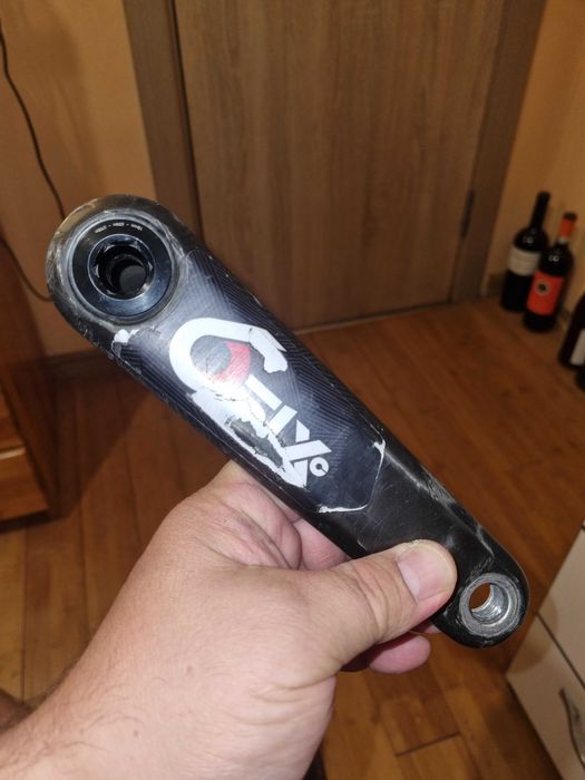 Карбонови курбели Raceface sixC с 83mm дължина на оста