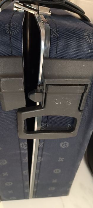 Куфар със странична дръжка