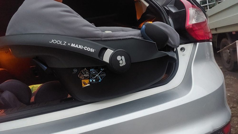 Scaun auto tip scoica