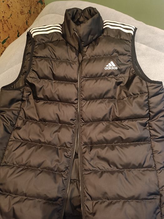 Оригинален елек Адидас от гъши пух.