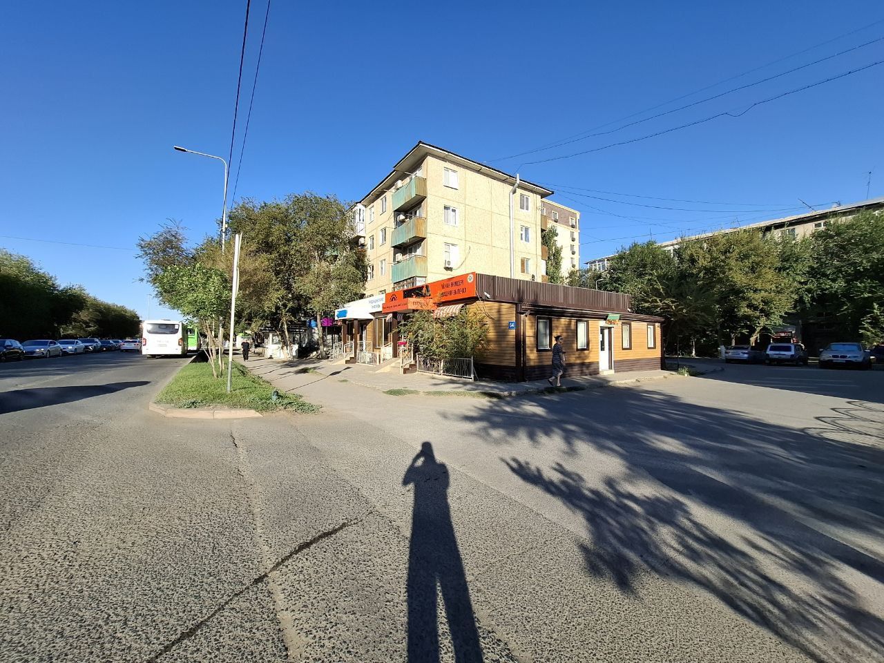 Продаётся 1- ком квартира Атырау ул. Азаттык  дом. 64