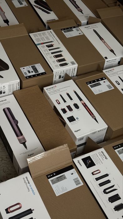 В наличии Dyson стайлеры и выпрямители