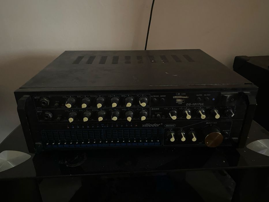 Amplificator stereo Vlliodor Defect