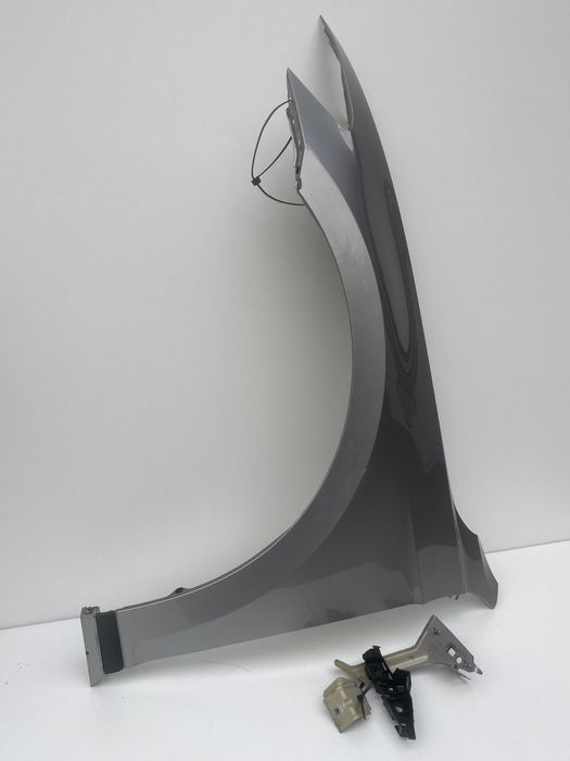 Aripa st fata vw Passat B8 cu toți suporti / cod de culoare LB7W