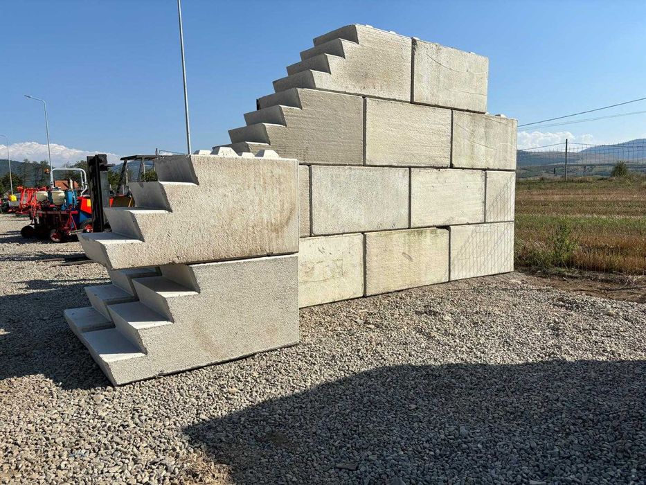 Bloc scara din beton 160 x 80 x 80 cm - cu inaltime variabila