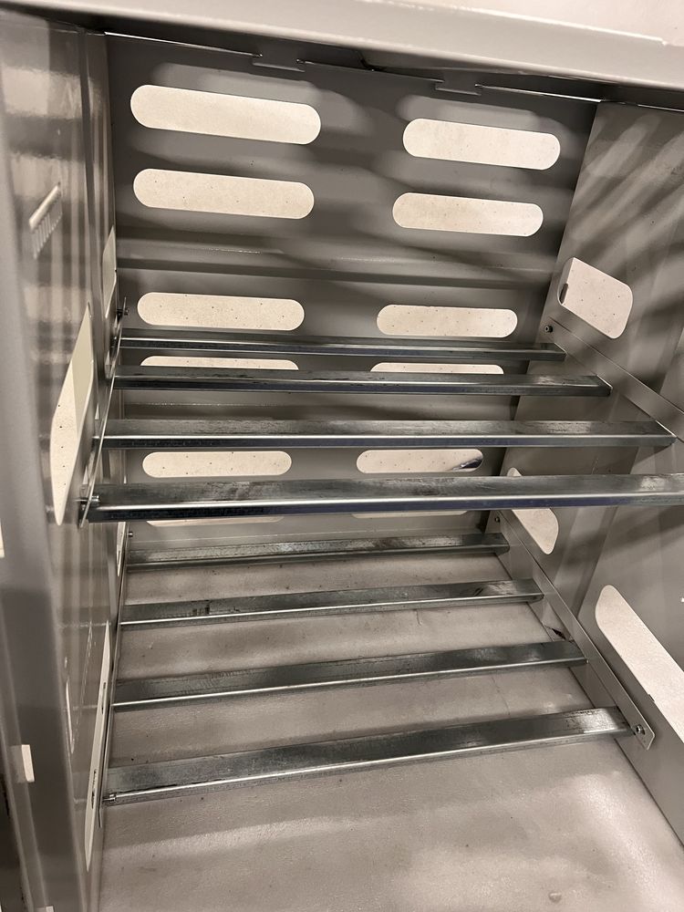 Rack baterii pentru sisteme fotovoltaice