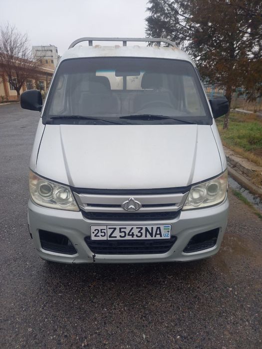 Changan mashinasi sotiladi