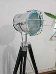 Lampa de podea cu trepied