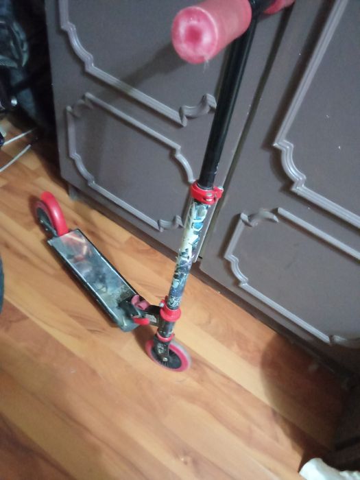 Vând trotinetă copii