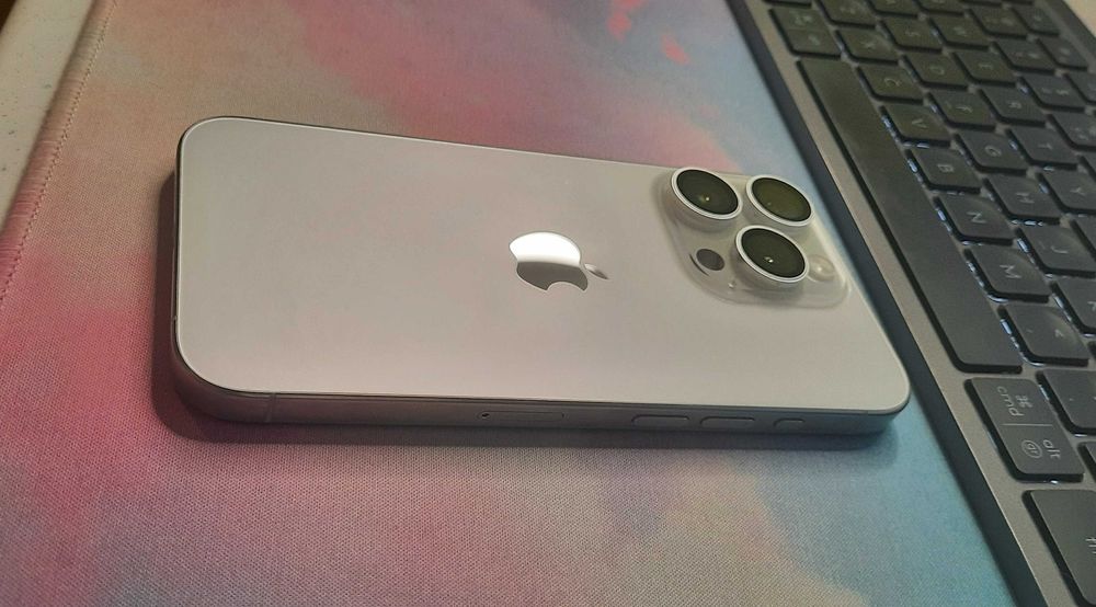 КАТО НОВ! Iphone 15 Pro бял white 512 GB с гаранция 2026 г.