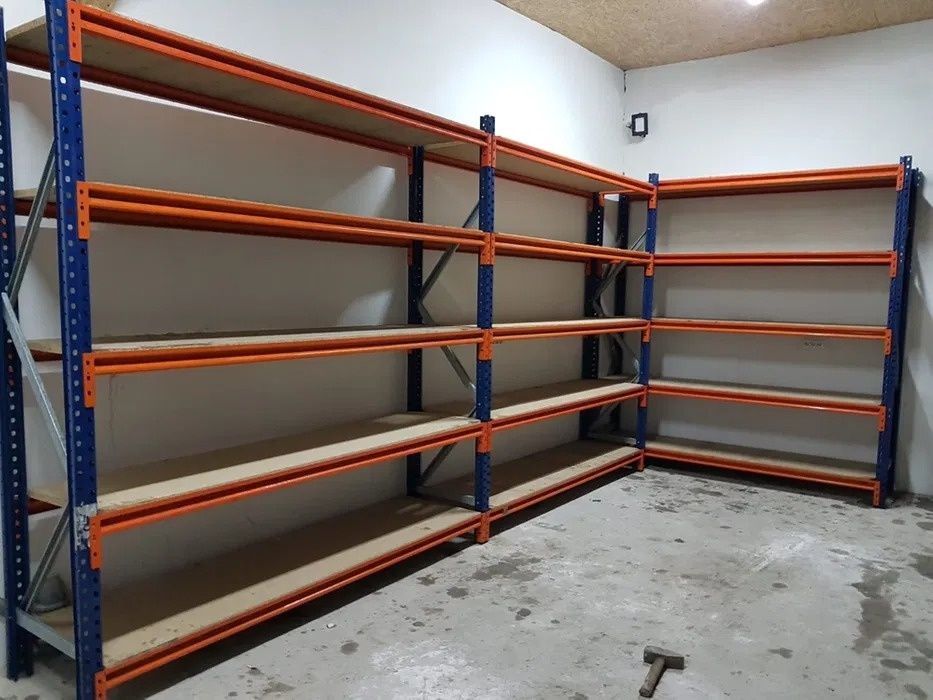 Rafturi metalice pentru depozitare manuala