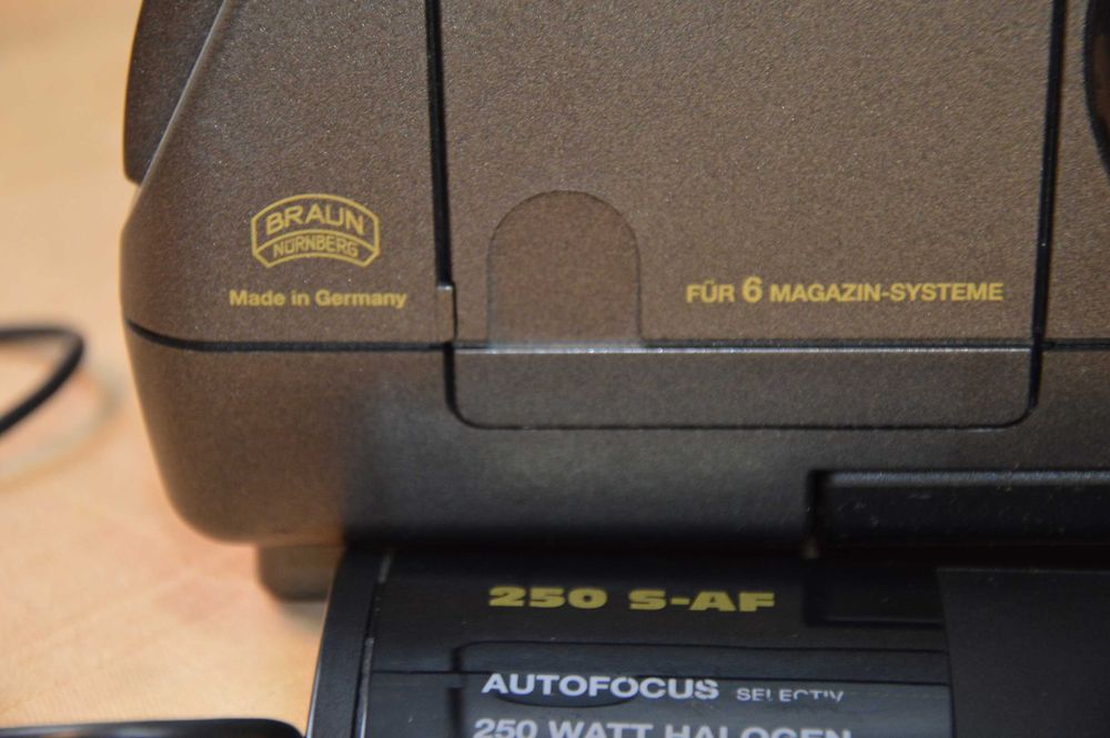 Aparat proiectie diapozitive Braun Paximat Multimag 250 S-AF