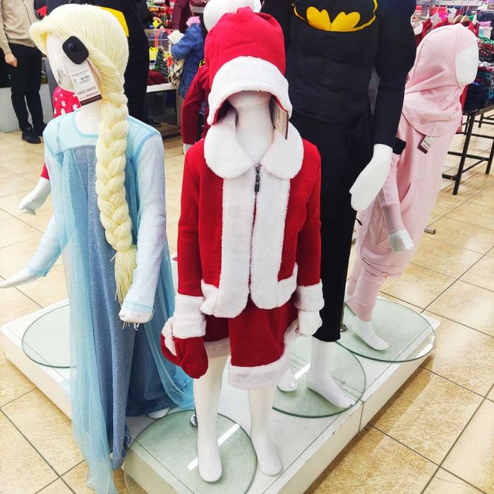 Красный новогодний костюм для девочки 5/6 лет