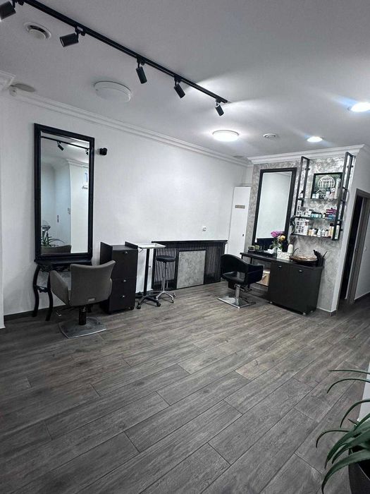 Inchiriez in salon post coafor, make-up, Tg. Mures, Centru