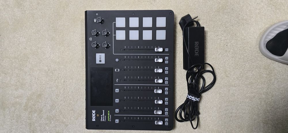 Rode caster pro  продам микшер звука подкастерский