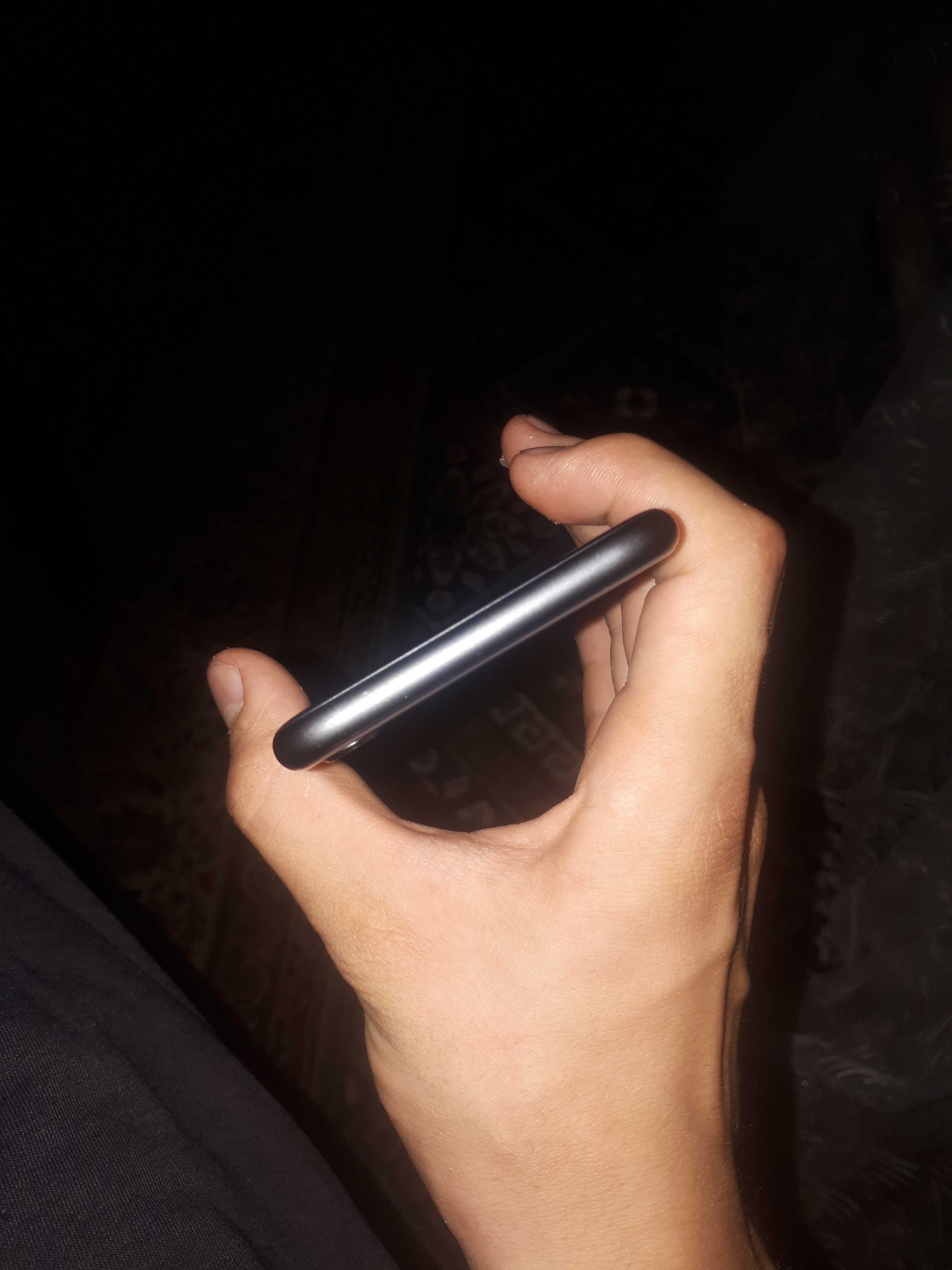 iphone 8 64gb sotilad antena chiqmayapt faqat