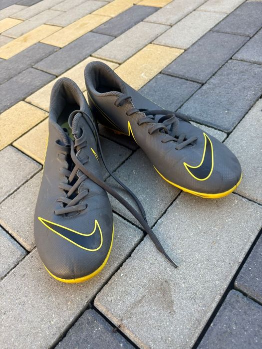 Vând Ghiete de Fotbal Nike Tempo