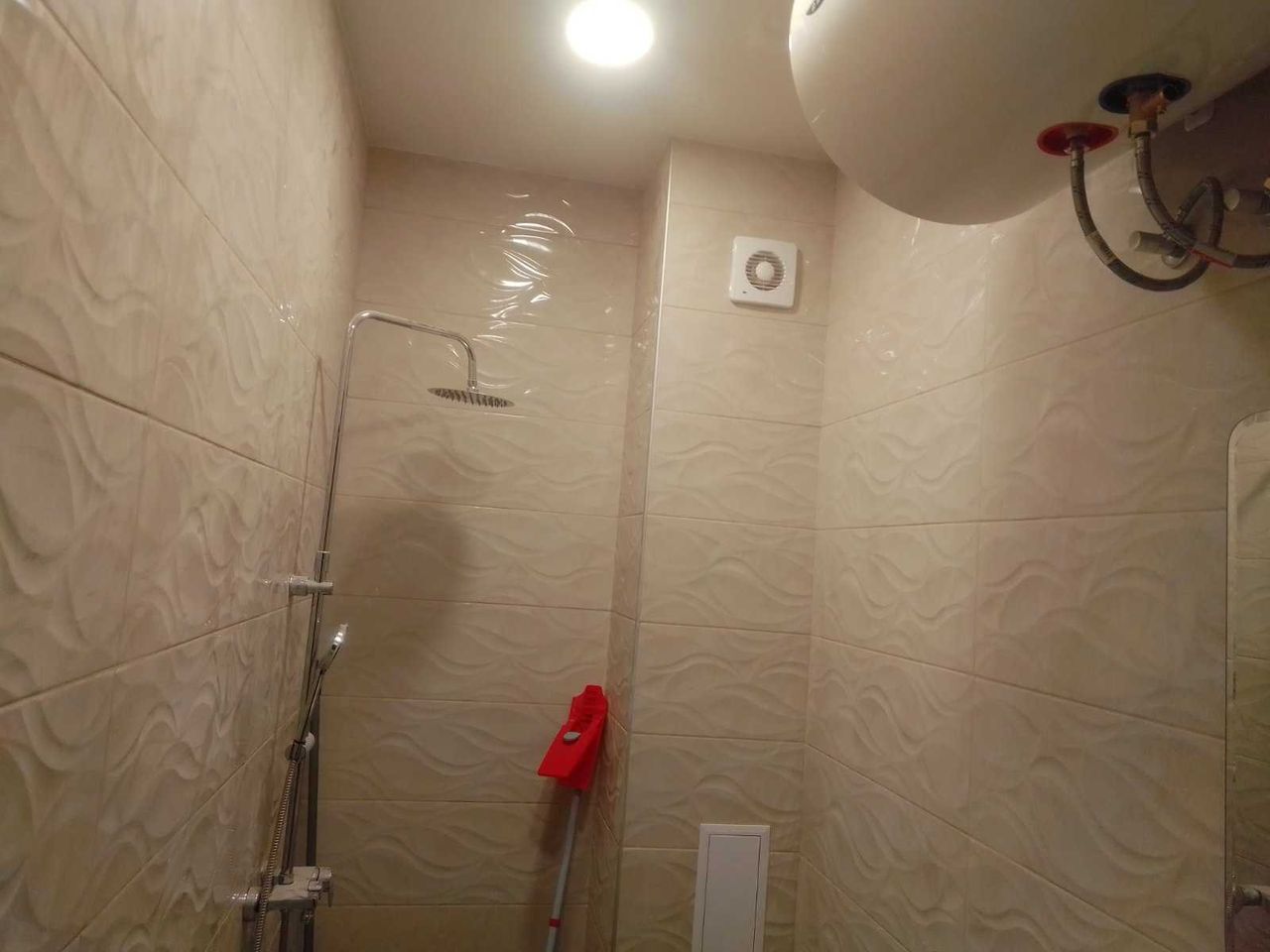 Дава се под наем Двустаен апартамент в Асеновград - 55 кв.м за 306 € - Снимка #1