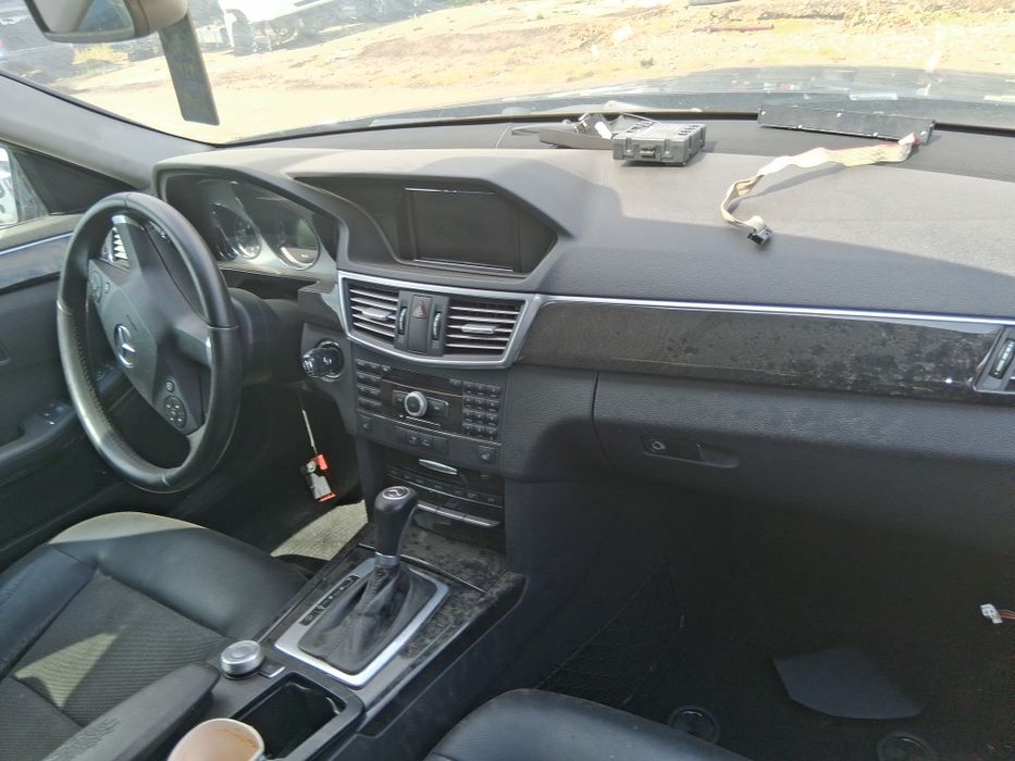 Dezmembrez mercedes e klass w212 volan stânga