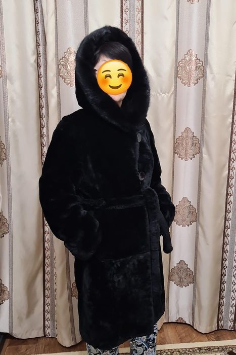 Продам шубу мутоновую с норковым капюшоном