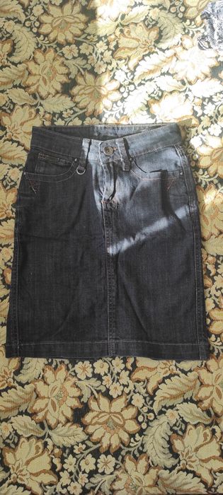 Дънкова пола с цепка