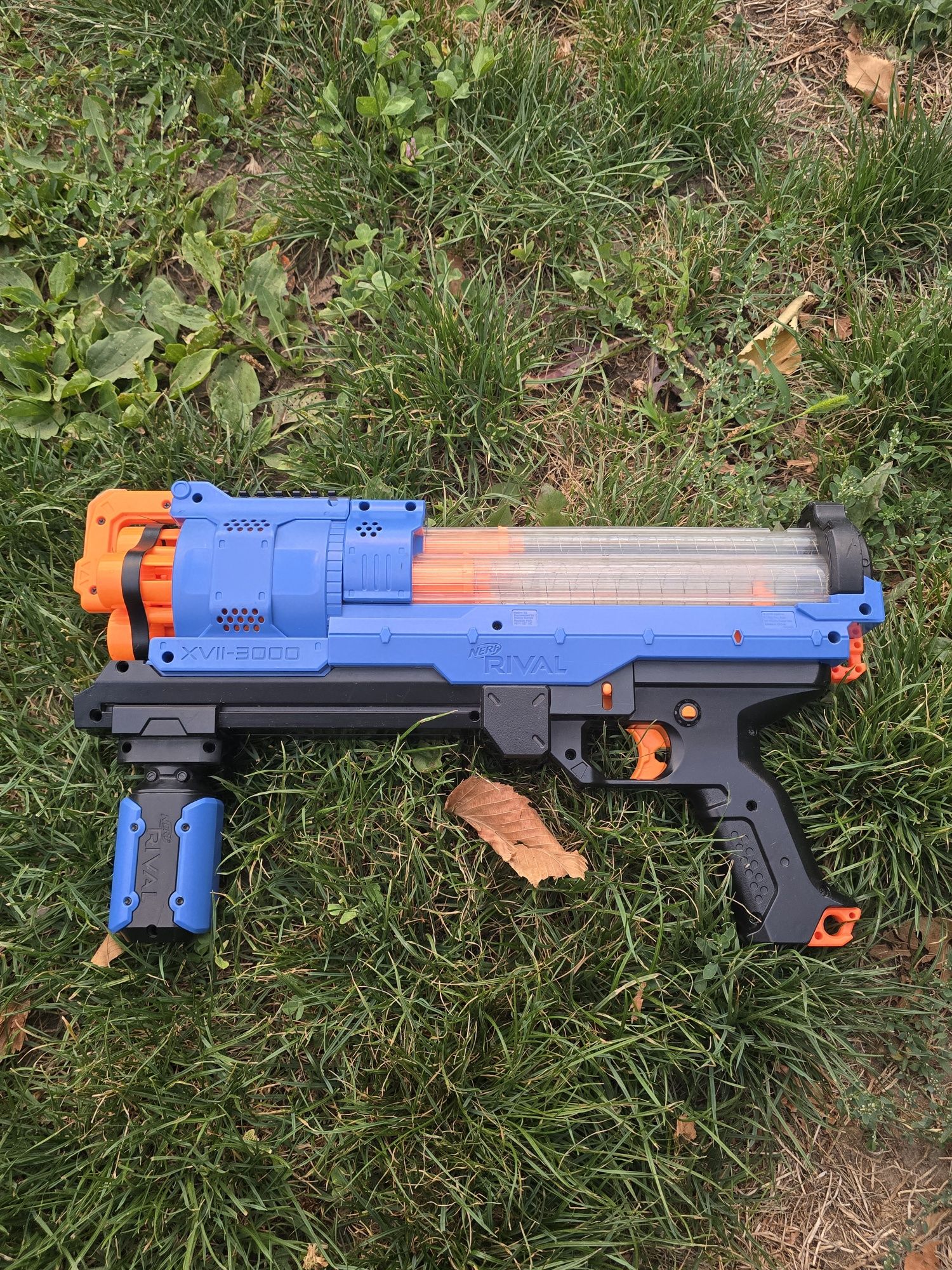 Продаю Nerf бластеры