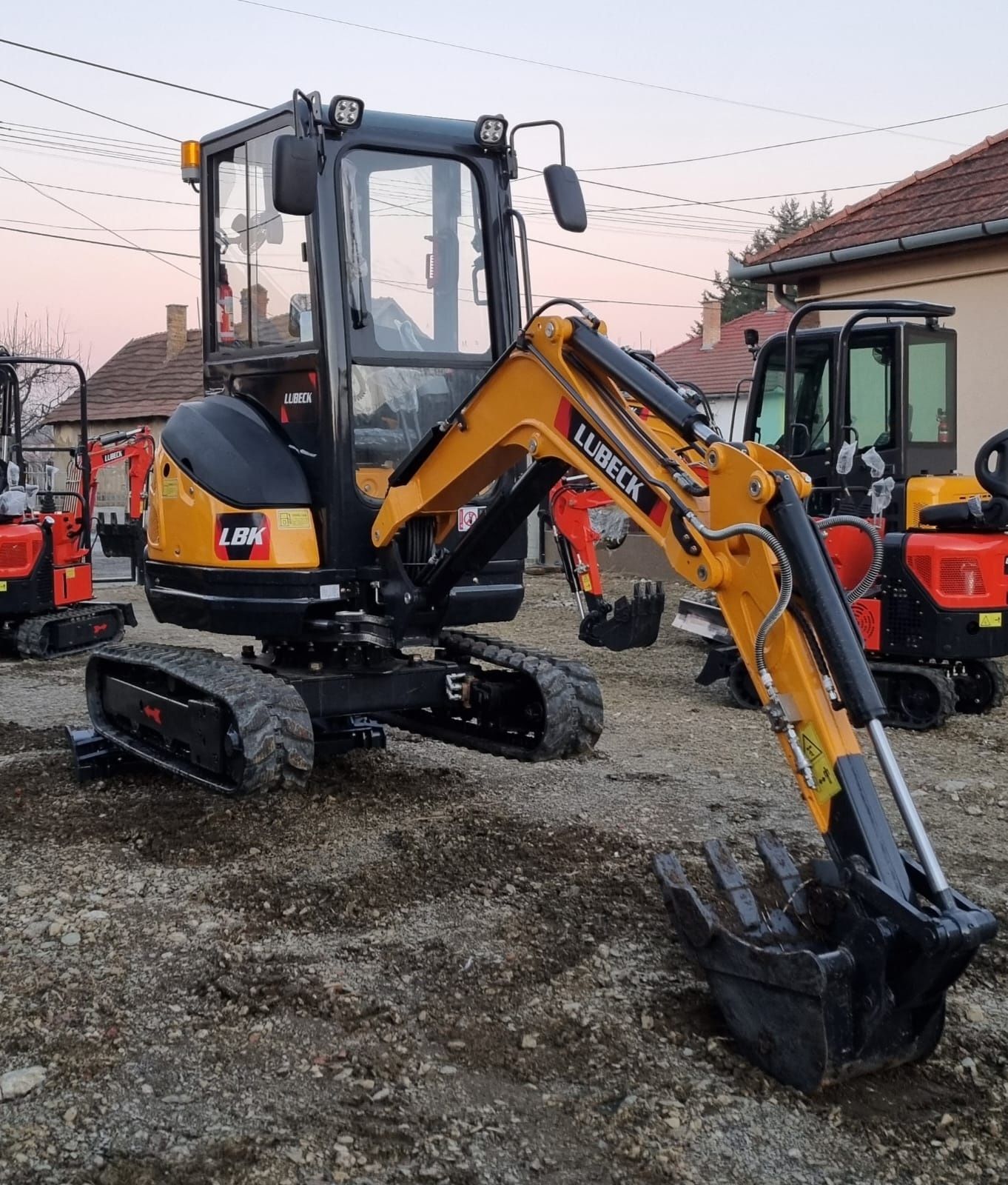 Miniexcavator Lubeck EX-261pro. NOU~ Garanție 2 ani.