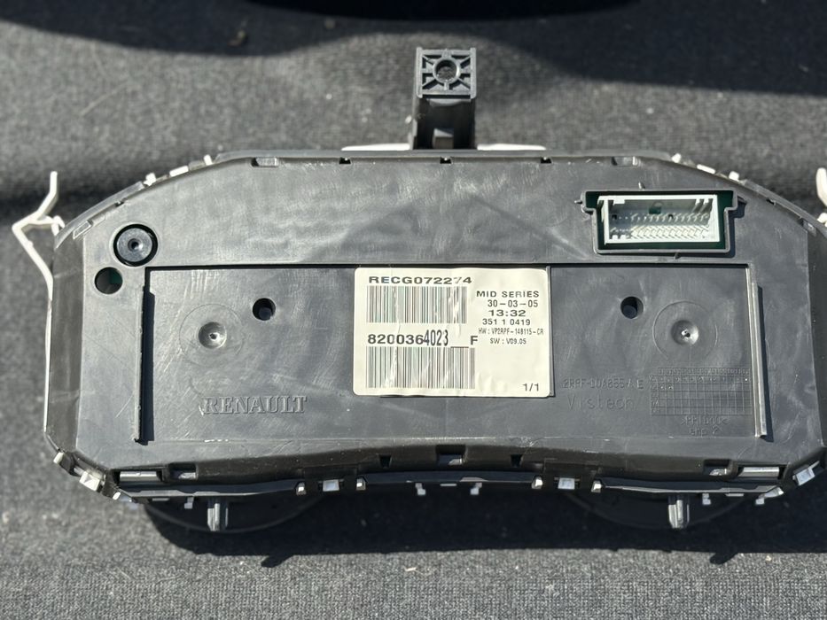 ceasuri bord renault megane 82003464023F